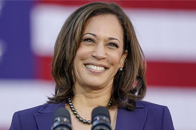 作为即将卸任的美国参议院议长，以及川普竞选期间的对手，副总统贺锦丽将主持计票，并宣布川普胜选这一结果。（美联社）