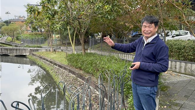 校长林庭贤表示，希望藉由讲师李界木教授的「宜兰巡田水」课程，透过讲述、野外考察等方式，让学员能更深入了解宜兰的开发经过、地理环境和在地特色，认识自己的家乡史。（吴佩蓉摄）