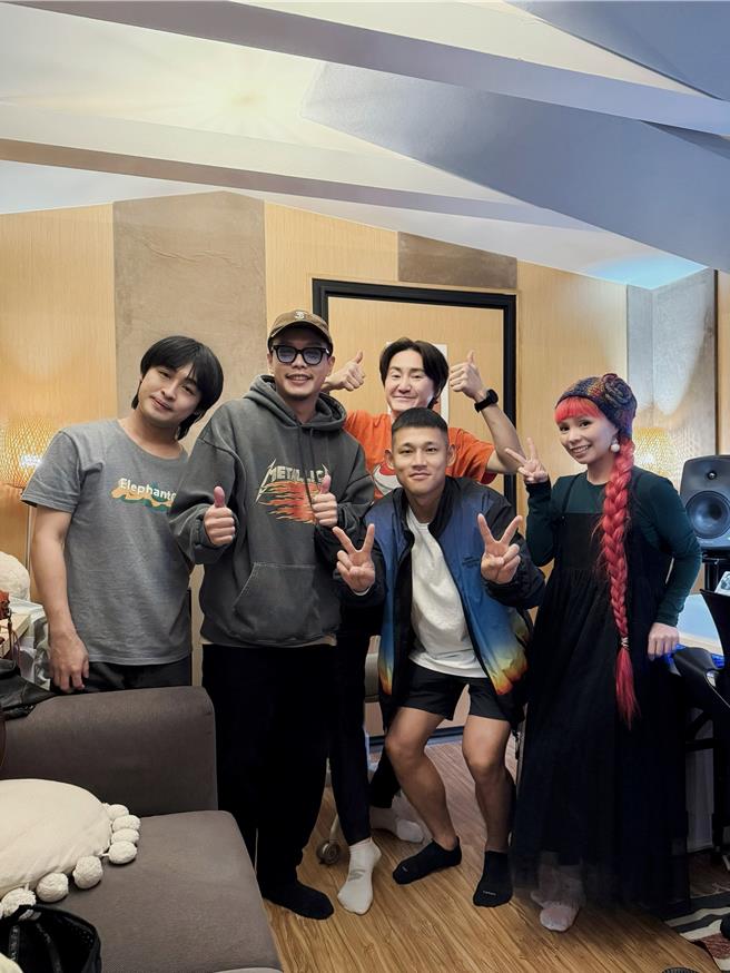 草屯囝仔邀请姚小民、许哲佩合作。（宇宙信号提供）