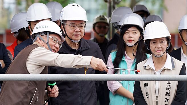 面對財政收支劃分必須重新調整、分配的客觀事實，朝野政黨與其不斷歸咎或指責，不如檢視現行《地方制度法》是否需配合增修、調整，重新臚列地方政府應立法執行辦理事務，肩負其政策規劃及行政執行責任事項。圖／本報資料照片