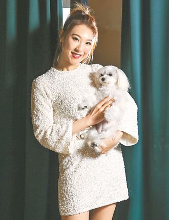 謝金晶奔4不急婚 把愛犬當子女寵