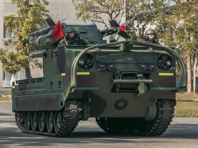檞樹防空飛彈系統由「M730系列履帶車載具」及「M54系列發射站」組成。（記者陳怡璿攝）