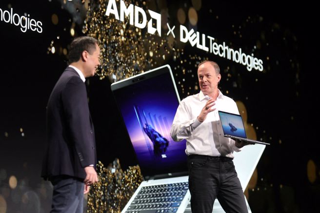 超微在CES大会上发表主题演讲，戴尔助阵。（图／路透社）