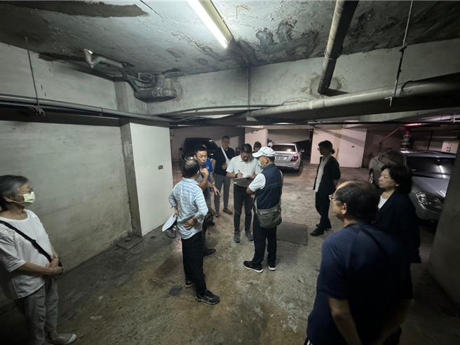 卫工处建设污水下水道系统，并提供专业谘询及6.5万元至15万元不等补助金，截至2024年底已辅导102个社区。（北市卫工处提供）