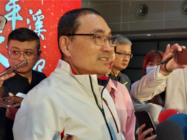 新北市长侯友宜今（7）日受访表示，用这样大罢免的方式，这是民主敌人，我们不愿乐见。（陈慰慈摄）