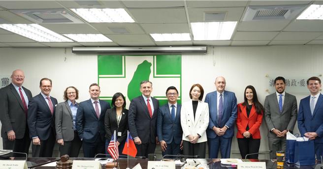 美「雷根总统基金会」访 民进党：在野党意图删减国防预算 大玩两面手法。民进党提供