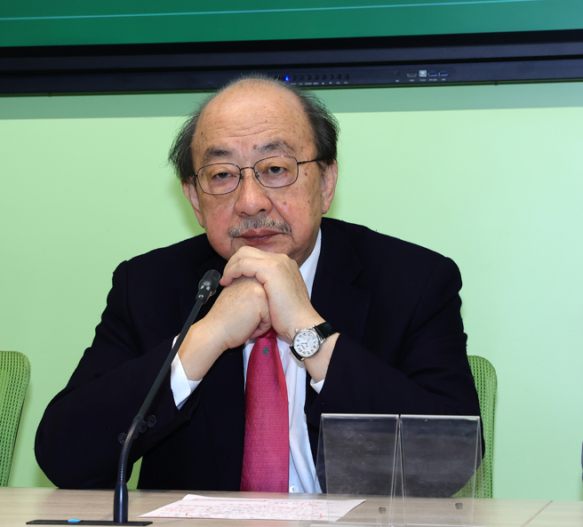 民進黨立院黨團總召柯建銘（見圖）、幹事長吳思瑤及書記長蔡易餘7日舉行記者會。（劉宗龍攝）