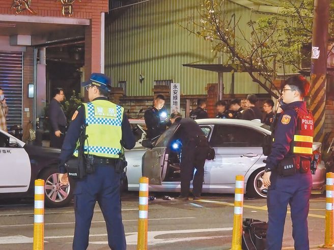 《警察人员人事条例》修法，将提高警察人员退休所得替代率至80％。图为员警执勤。(资料照片)