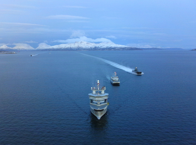 2024年11月24日，挪威海巡艦與海軍巡防艦甫完成完補給。（挪威國防軍）