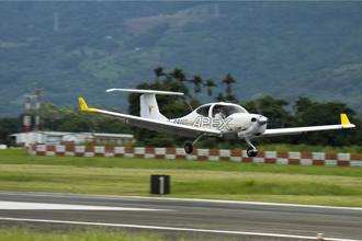 離譜！安捷教練機險闖佳山基地降落   戰管、航管全狀況外