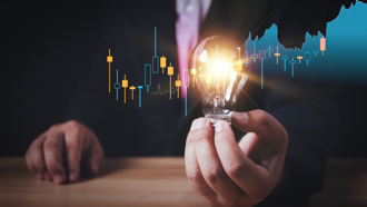 1表看》12月營收年月雙增 鴻海、京元電、華碩、日月光都穩了？20檔創高黑馬名師點讚