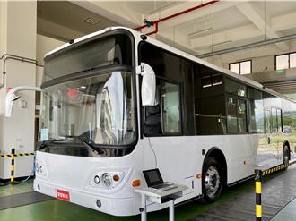 市區公車2030全電動化 交通部：普及率已達25％