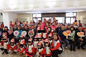 苗栗縣長助華山募年菜 呼籲社會伸援孤老