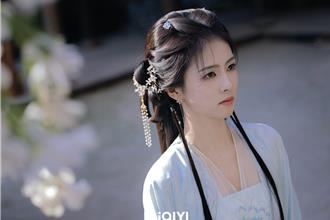 陸劇女神「長膿包流水」 白鹿拆下頭套傻眼