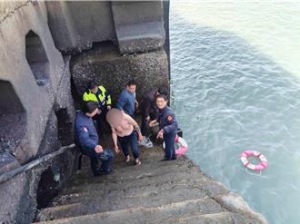 金門男情緒失控落入水頭港 港警消合力救起送醫幸無礙