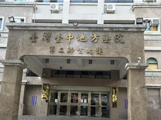 騎車輾坑洞重摔「臥床超過半年」 台中婦一審獲國賠124萬元