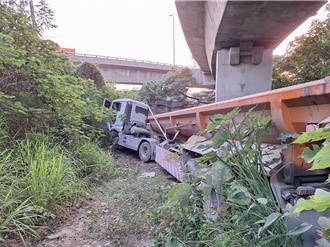 疑疲司机劳开车！ 国3号燕巢段联结车衝落边坡