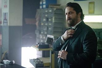 傑瑞德巴特勒新片狂飆動作戲碼 自嘲像銀背大猩猩在較量