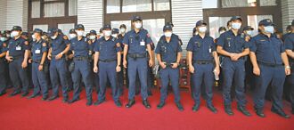 绿狂打警消退抚 蓝铁票渐归队