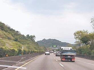 紓解國道1號汐止五堵段車潮 今起延長路肩開放時間