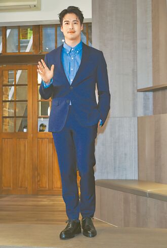 林敬倫教羽球維生 坦言有經濟壓力