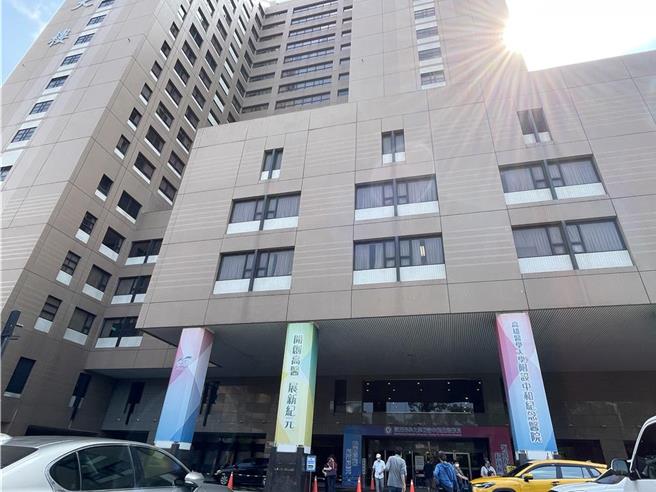 高醫8日表示，陳菊目前健康狀況穩定、積極復健中；另也代家屬向各界表示感謝，懇求社會大眾給予安心休養的空間。（紀爰攝）