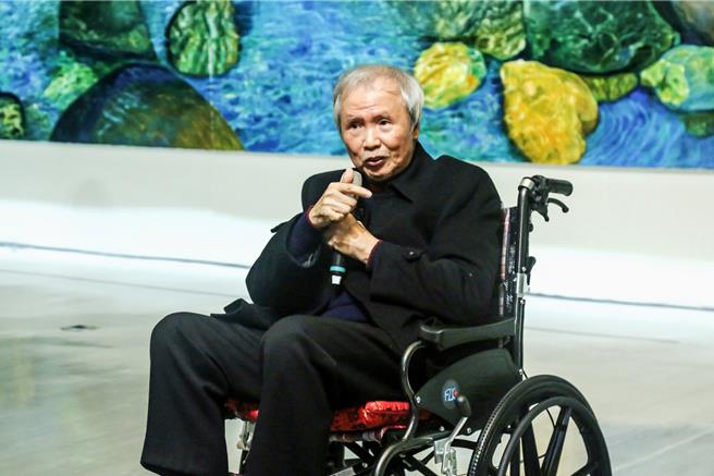 林惺岳于2019年出席国美馆「林惺岳：大自然奇幻的光影」展开幕致词。（国美馆提供／李怡芸台北传真）