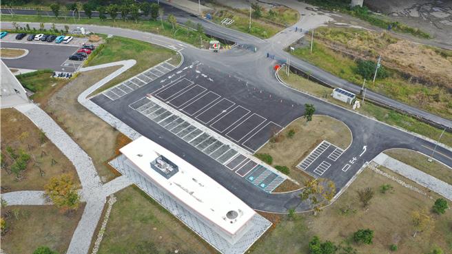 中水分署解释，鸟嘴潭人工湖除供水需求，也兴建联外道路、景观营造、增加停车场及厕所等设施，让观光发展更完善。（民眾提供／杨静茹南投传真）