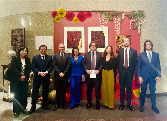 义大利眾议院财政委员会主席欧斯纳多8日至11日率跨党派议员团访台。（外交部提供）