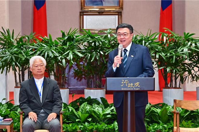 行政院長卓榮泰今接見「日本臺灣商會聯合總會回國訪問團」。（行政院提供）