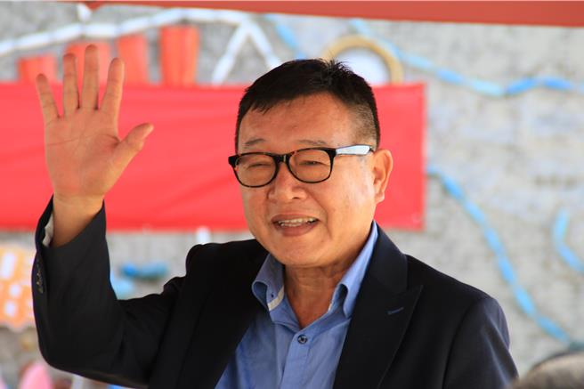 6月将届龄退休的澎湖县环保局局长杨书舜，16日将接任澎湖县政府秘书长。（许逸民摄）