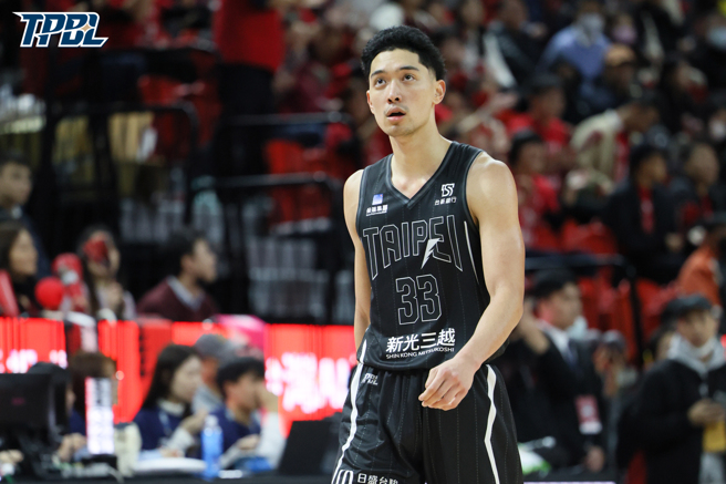 台北台新战神雷蒙恩8日缴出代表作，全场贡献20分、6篮板、5抄截。（TPBL提供）