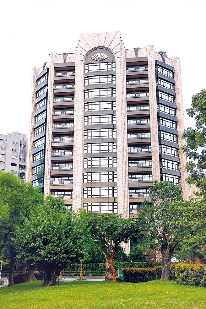 2024年台北市豪宅租赁总价排行出炉，由松山区「文华苑」10楼户月租55万元最高。图／本报资料照片