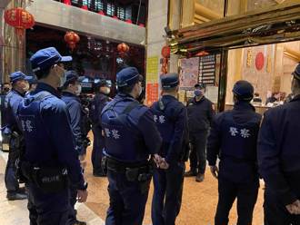 一票警察穿制服吃漢來！高雄分局長「超暖行徑」網讚爆：喚出尊嚴