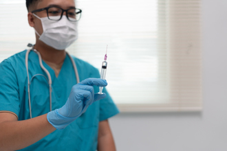 無差別打麻疹疫苗 醫急喊：1980年前出生不用搶