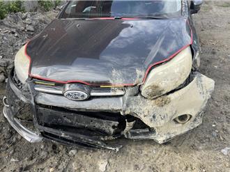 嘉義布袋驚見「坑洞」 連人帶車栽進去！影片曝光 