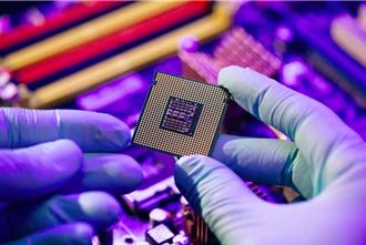 拜登最後晶片禁令 設三級貿易限制管控全球AI運算