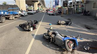 高雄大社6車連環車禍  安全帽掉落導致追撞