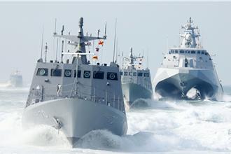 登艦直擊！沱江艦搭載28枚飛彈急出港  開啟彈艙狂飆30節