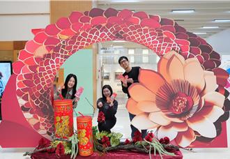 中市葫蘆墩文化中心 金蛇披彩裝置藝術迎新春