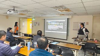 臺南監理站籲禮讓行人