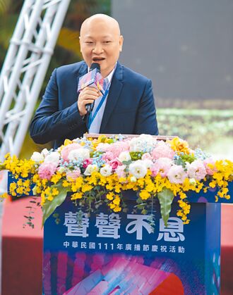 對比柯文哲 法界酸有關係就沒關係