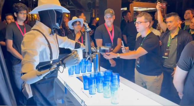 特斯拉的机器人会使用中国供应链。（图／翻摄自Tesla 官方YT）