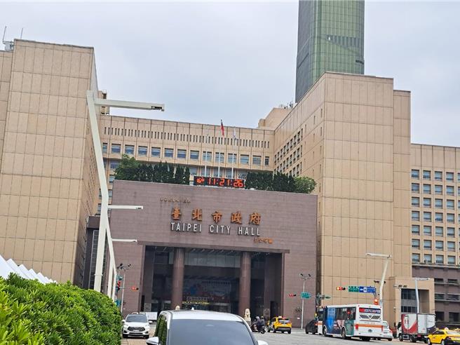 台北市政府推動市政大樓延壽智慧化專案計畫及市政大樓整修工程，西區3樓將規畫員工照護中心，包含有5間醫療診間、心理諮商室、老人日照場所。（温予菱攝）