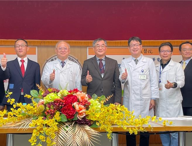 台大医院、中华电信携手打造第四代即时同步远距照护平台智慧语音急诊预测系统，获得21届国家新创奖。（郑郁蓁摄）