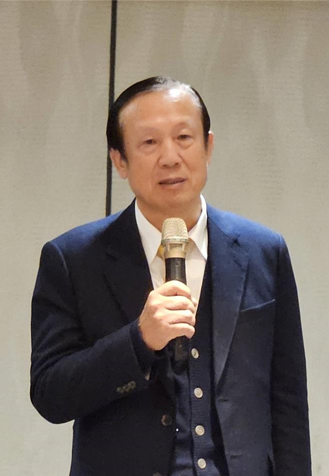 鄉林建設董事長賴正鎰透露，政府達到打炒房的目的，土地巿場已受波及，部分地區甚至地價減半腰斬。(王莫昀攝)