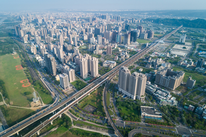 过去几年新竹房价大涨，但受到央行打房影响，如今也面临震盪。（图／shutterstock达志）