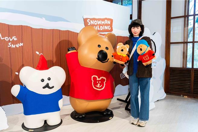 「DINOTAENG COCOCUP」快閃店完美復刻Marshville冬季雪景，門口有QUOKKA與BOBO一起迎賓。（石智中攝）