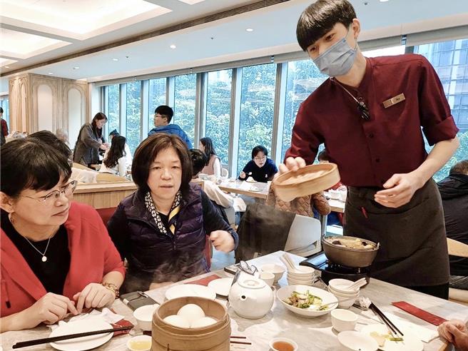 养心集团推出餐饮招募会活动，抢攻人才。（养心集团提供）