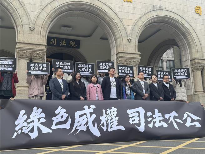 民眾党前主席柯文哲涉贪遭起诉，民眾党11日将于自由广场举行「111钉孤枝」大游行。（本报资料照片）